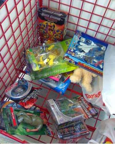 Transformers News: Giving the gift of Transformers (Toys 4 Tots) {L_IMAGE}