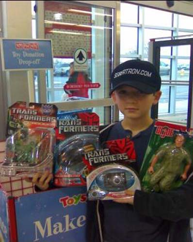 Transformers News: Giving the gift of Transformers (Toys 4 Tots) {L_IMAGE}