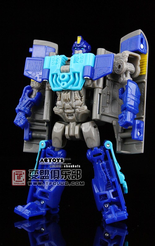 Transformers News: Hi-Res Gallery of ROTF Scouts Dead End, Rollbar and Dirt Boss {L_IMAGE}