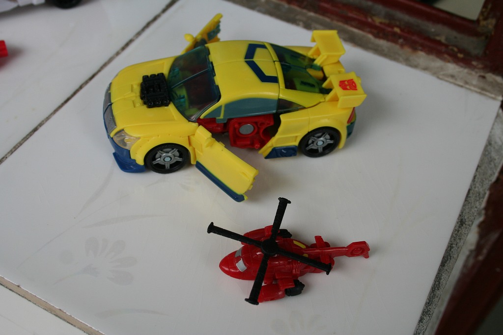 Transformers News: New images of Henkei and Universe Ratchet, and Universe Hotshot {L_IMAGE}
