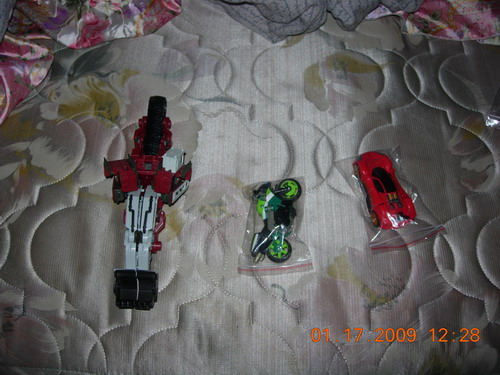 Transformers News: First Image of ROTF Constructicon Toy? - UPDATED! {L_IMAGE}