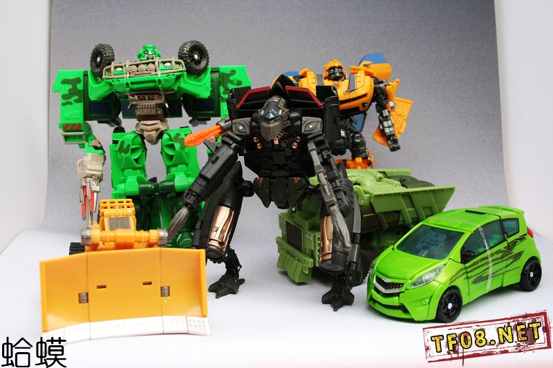 More New Images of ROTF FABs and Deluxe Figures