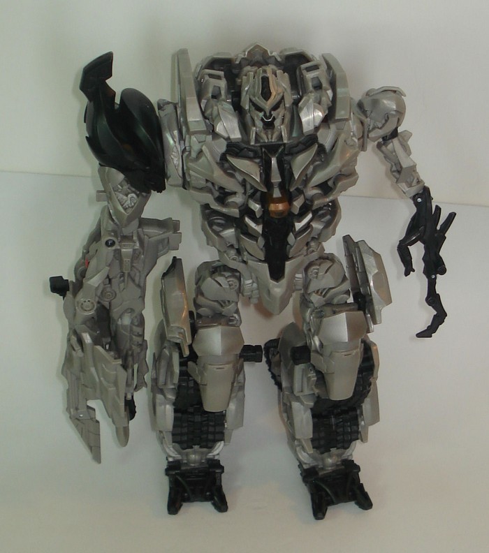 Transformers News: New Images of ROTF Leader-Class Optimus Prime & Megatron New Images of ROTF Leader-Class Prime & Megatron