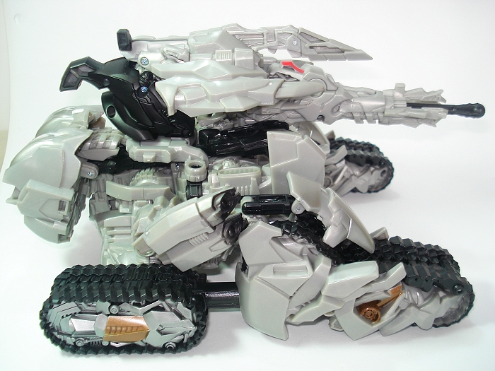 Transformers News: New Images of ROTF Leader-Class Optimus Prime & Megatron New Images of ROTF Leader-Class Prime & Megatron