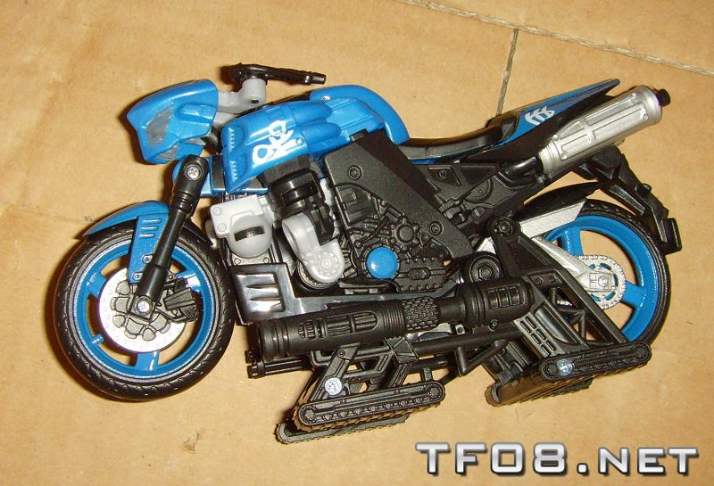 Transformers News: New Image of ROTF Motorbike Re: New ROTF Chromia image