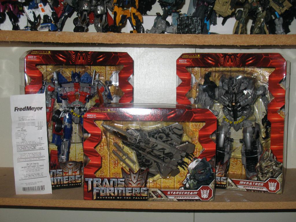 Transformers News: ROTF Voyagers and Leaders Sighted at Retail! ROTF Voyagers and Leaders Sighted at Retail!