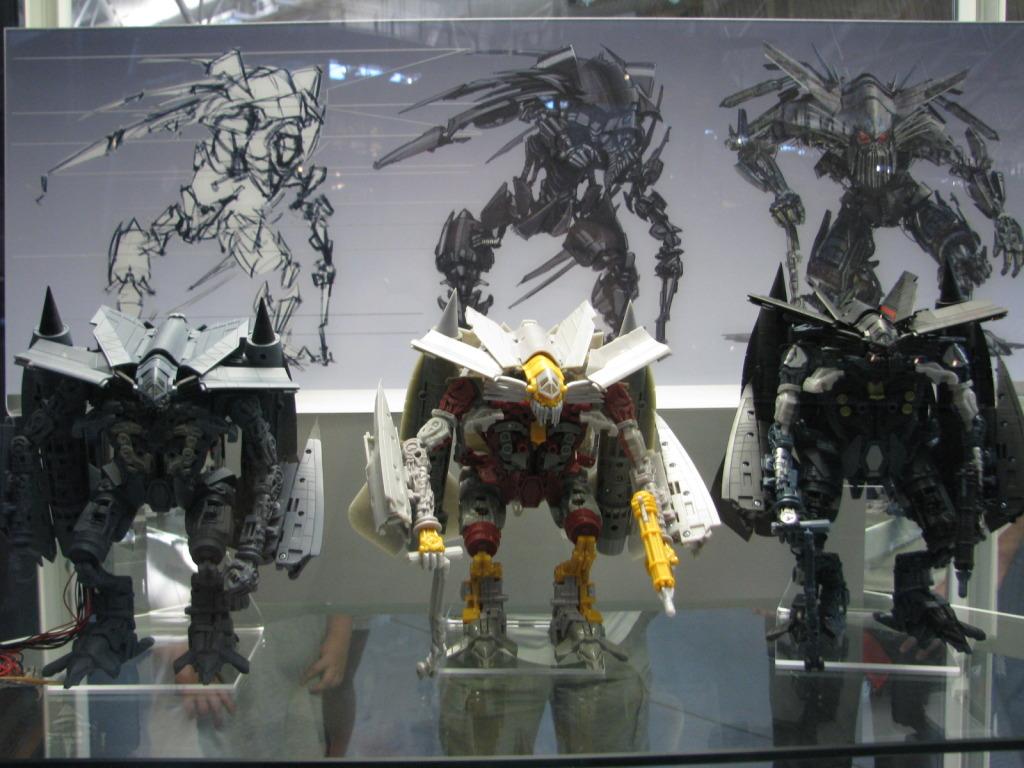 Transformers News: Transformers ROTF Smithsonian Exhibit Transformers ROTF Smithsonian Exhibit