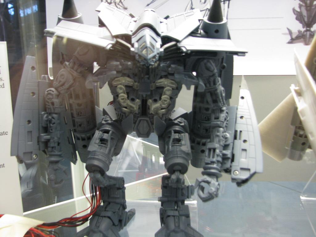 Transformers News: Transformers ROTF Smithsonian Exhibit Transformers ROTF Smithsonian Exhibit