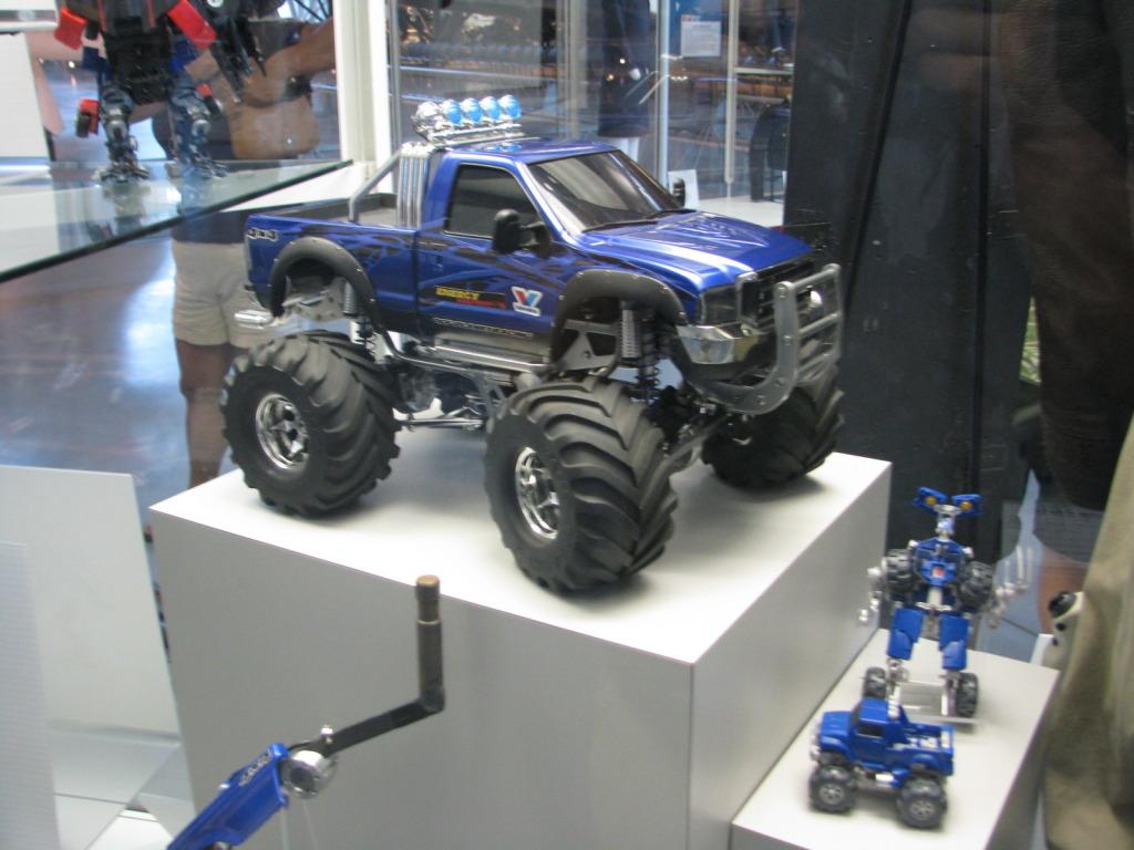 Transformers News: Transformers ROTF Smithsonian Exhibit Transformers ROTF Smithsonian Exhibit