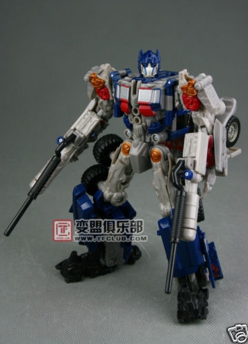Transformers News: New Images of ROTF Shadow Megatron and Defender Optimus Prime New Images of ROTF Shadow Megatron and Final Defense Optimus Prime