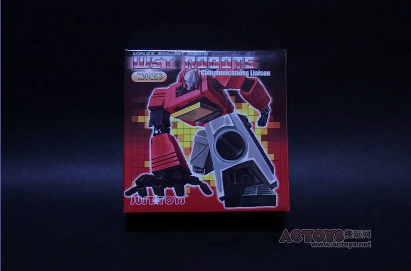 Transformers News: Out of Package Images of WST Blaster Image