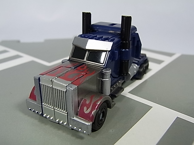 Transformers News: Toys Images of EZ Collection Free Gifts Image
