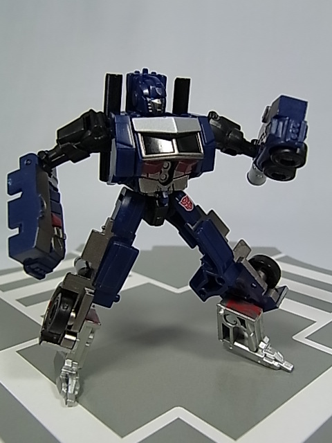 Transformers News: Toys Images of EZ Collection Free Gifts Image