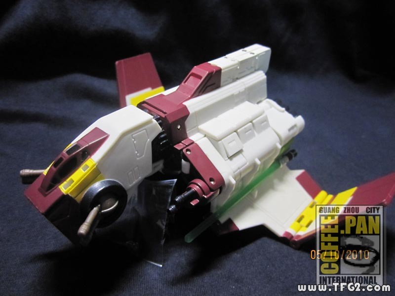 Transformers News: Toy Images of Star Wars Transformers Crossovers - Captain Rex & Yoda Image