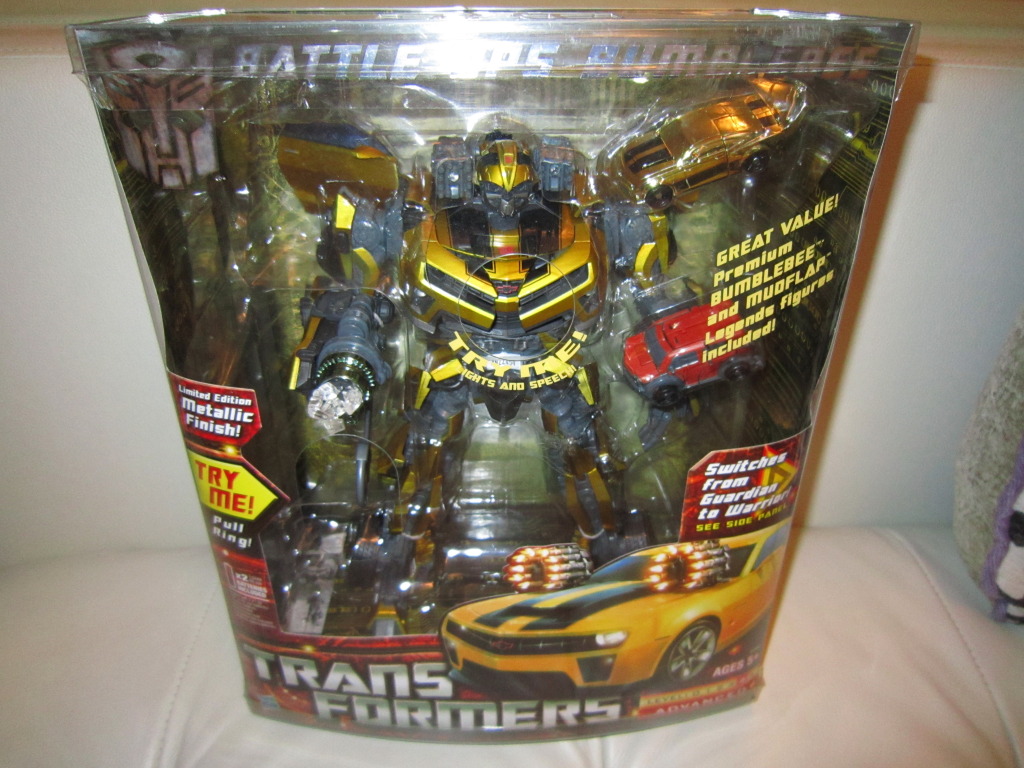 Transformers News: In Package Images of Costco exclusive Transformers Limited Edition Battle Ops Bumblebee Image
