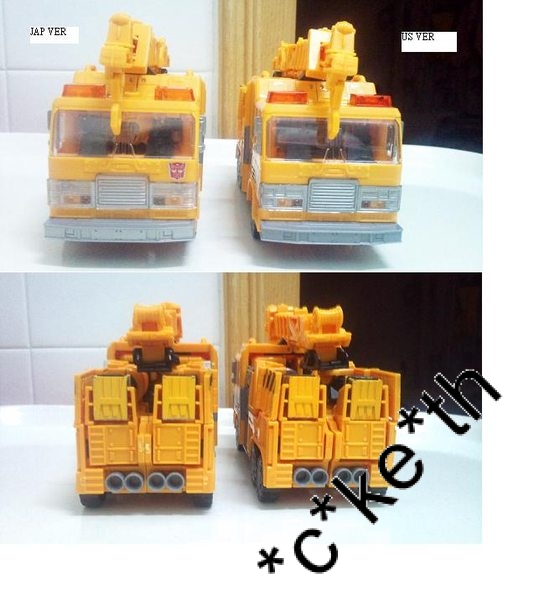 Transformers News: Comparison Photos of RTS & Transformers United Grapple Image