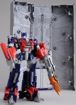 Transformers News: More Images of Takara Transformers DOTM Voyager Class Optimus Prime + Trailer Image