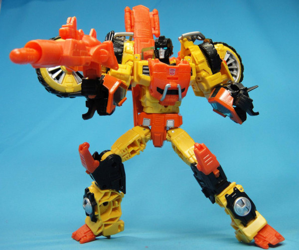 Transformers News: In Hand And Packaged Images Of TakaraTomy Generations Sandstorm Transformers News: In Hand And Packaged Images Of TakaraTomy Generations Sandstorm