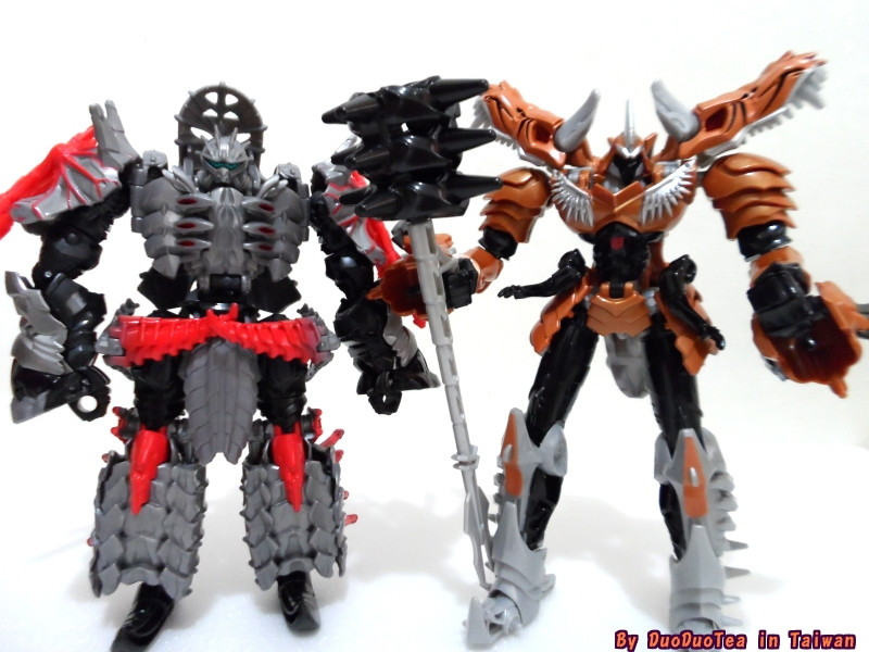 Transformers News: Age Of Extinction Voyager Class Slog In Hand Images Transformers News: Age Of Extinction Voyager Class Slog In Hand Images