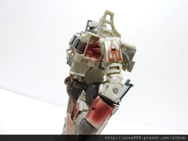 Transformers News: TRU Japan "Rusty" Optimus In Hand Images Transformers News: TRU Japan "Rusty" Optimus In Hand Images