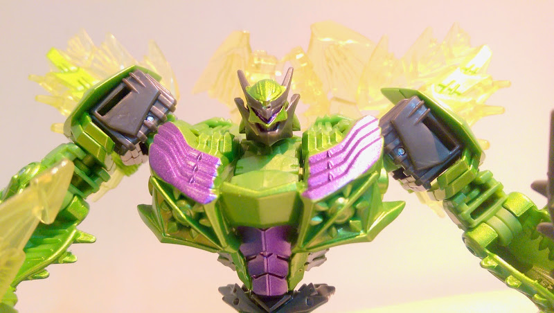 Transformers News: Takara Tomy AoE AD-28 Deluxe Class Snarl In Hand Images Transformers News: Takara Tomy AoE AD-28 Deluxe Class Snarl In Hand Images