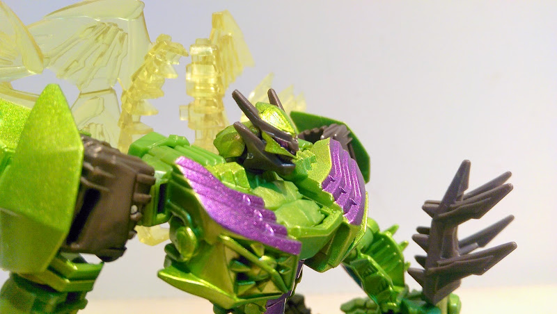Transformers News: Takara Tomy AoE AD-28 Deluxe Class Snarl In Hand Images Transformers News: Takara Tomy AoE AD-28 Deluxe Class Snarl In Hand Images