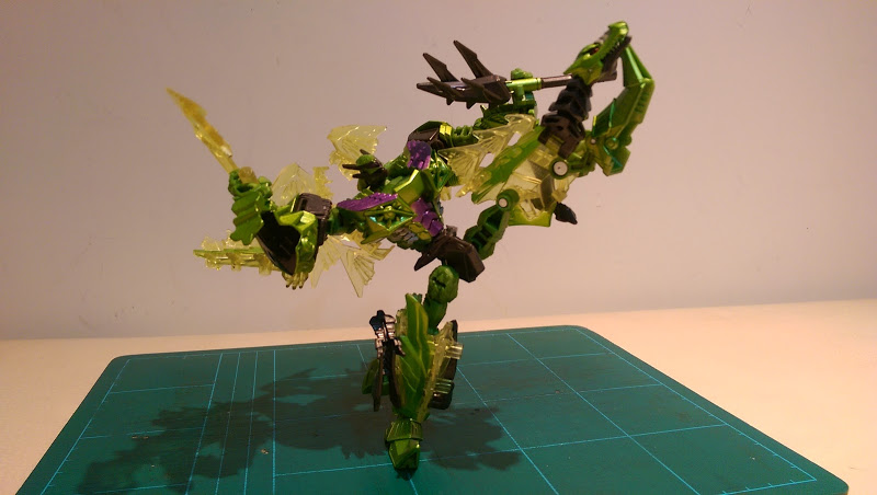 Transformers News: Takara Tomy AoE AD-28 Deluxe Class Snarl In Hand Images Transformers News: Takara Tomy AoE AD-28 Deluxe Class Snarl In Hand Images