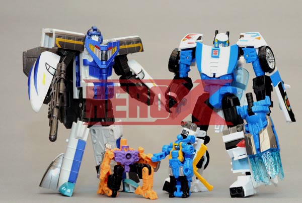 Transformers News: More Images Of Million Publishing's Shouki And GoShooter