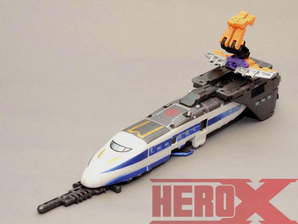 Transformers News: More Images Of Million Publishing's Shouki And GoShooter