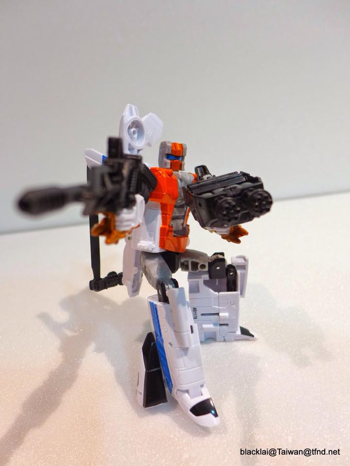 Transformers News: Transformers Combiner Wars Alpha Bravo In Hand Images Transformers News: Transformers Combiner Wars Alpha Bravo In Hand Images