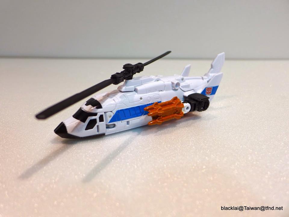 Transformers News: Transformers Combiner Wars Alpha Bravo In Hand Images Transformers News: Transformers Combiner Wars Alpha Bravo In Hand Images