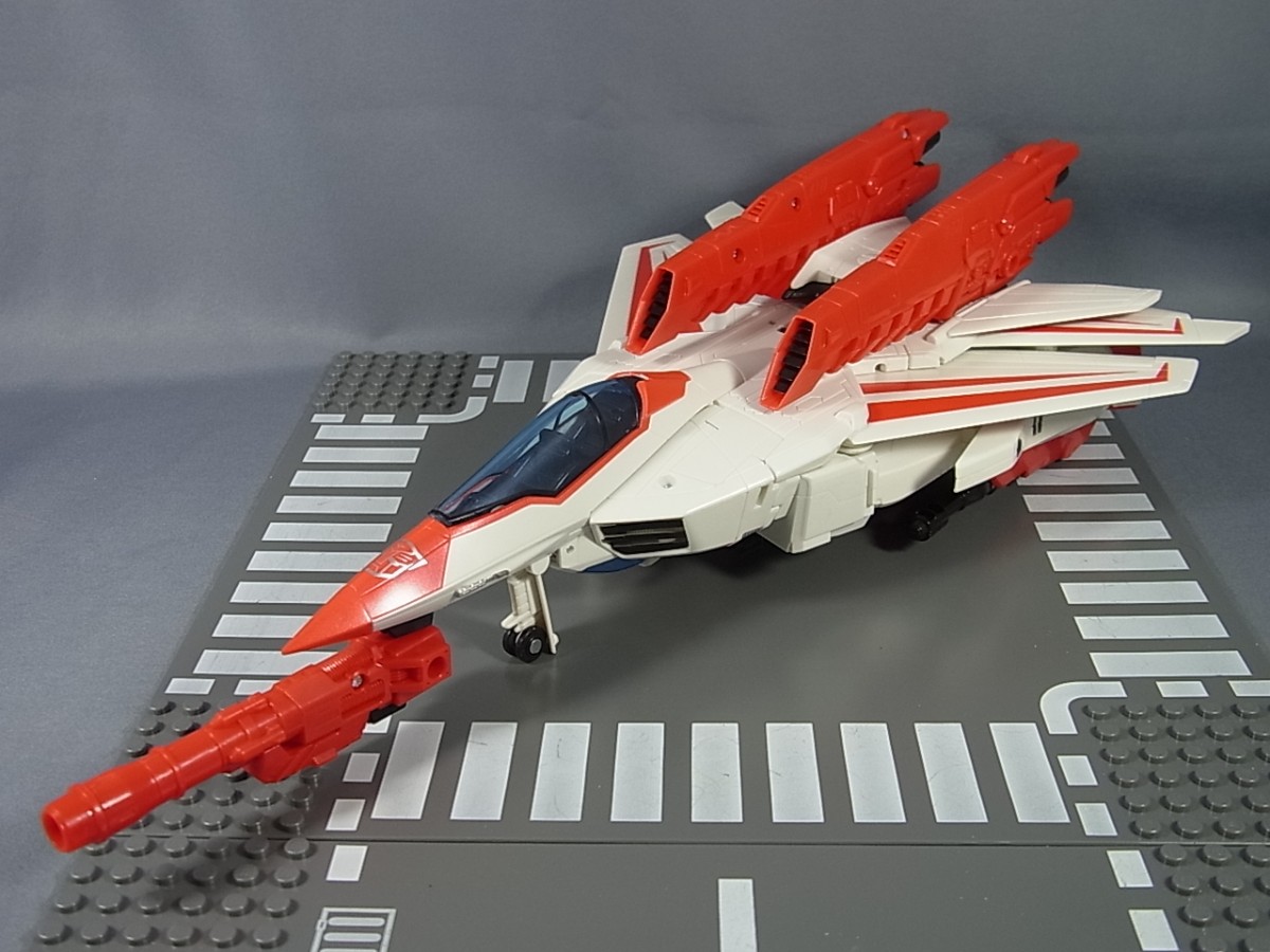 Transformers News: Takara Tomy Transformers Legends Gel Shark And Jetfire In-Hand Images