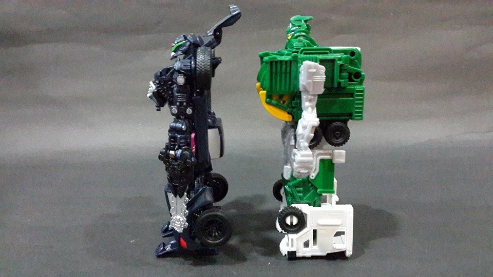 Transformers News: Age of Extinction Power Battlers Junkheap And Vehicon In-Hand Images Transformers News: Age of Extinction Power Battlers Junkheap And Vehicon In-Hand Images