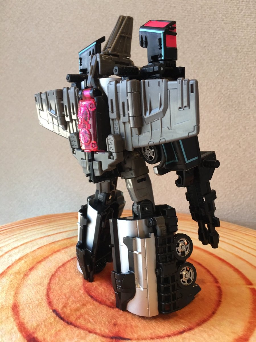 Transformers News: In-Hand Images of Transformers Legends LG-EX Black Convoy (RiD Scourge) Transformers News: In-Hand Images of Transformers Legends LG-EX Black Convoy (RiD Scourge)