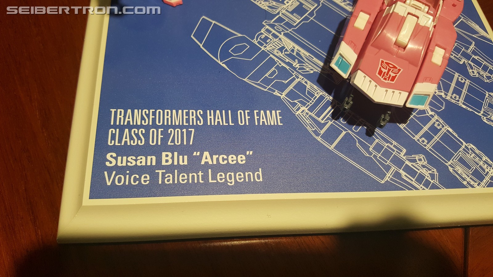 Transformers News: #HASCON 2017 Hall of Fame Awards awarded to Susan Blu and Lorenzo di Bonadventura Transformers News: #HASCON 2017 Hall of Fame Awards awarded to Susan Blu and Lorenzo di Bonadventura