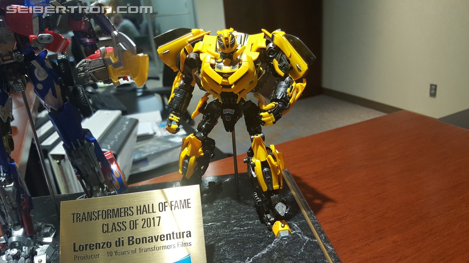 Transformers News: #HASCON 2017 Hall of Fame Awards awarded to Susan Blu and Lorenzo di Bonadventura Transformers News: #HASCON 2017 Hall of Fame Awards awarded to Susan Blu and Lorenzo di Bonadventura