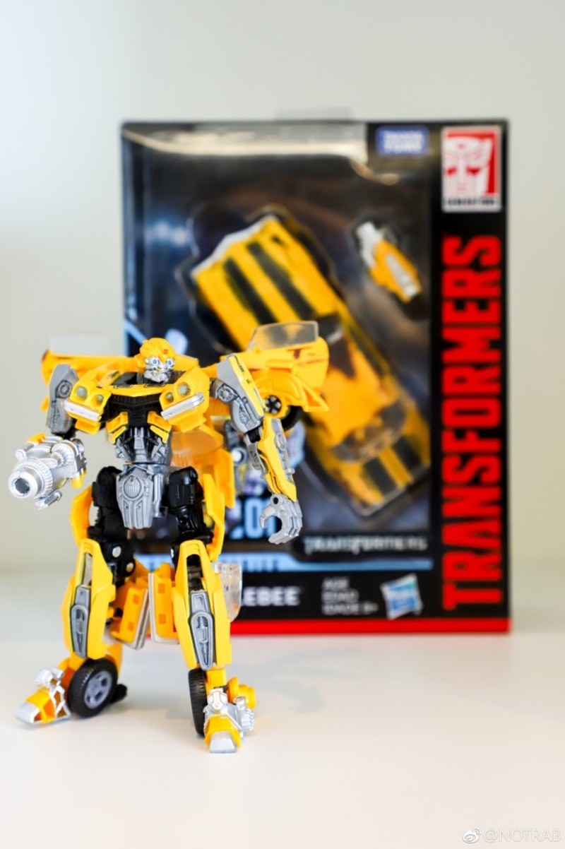 Transformers News: Images of Transformers Studio Series Rusty Bumblebee and Camo Blackout Exclusive from China Transformers News: Images of Transformers Studio Series Rusty Bumblebee and Camo Blackout Exclusive from China