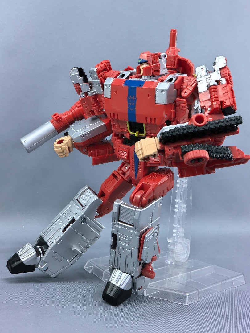 Transformers News: Transformers X Street Fighter II Figures In Hand Images! Ryu vs M. Bison, Chun-Li vs Ken