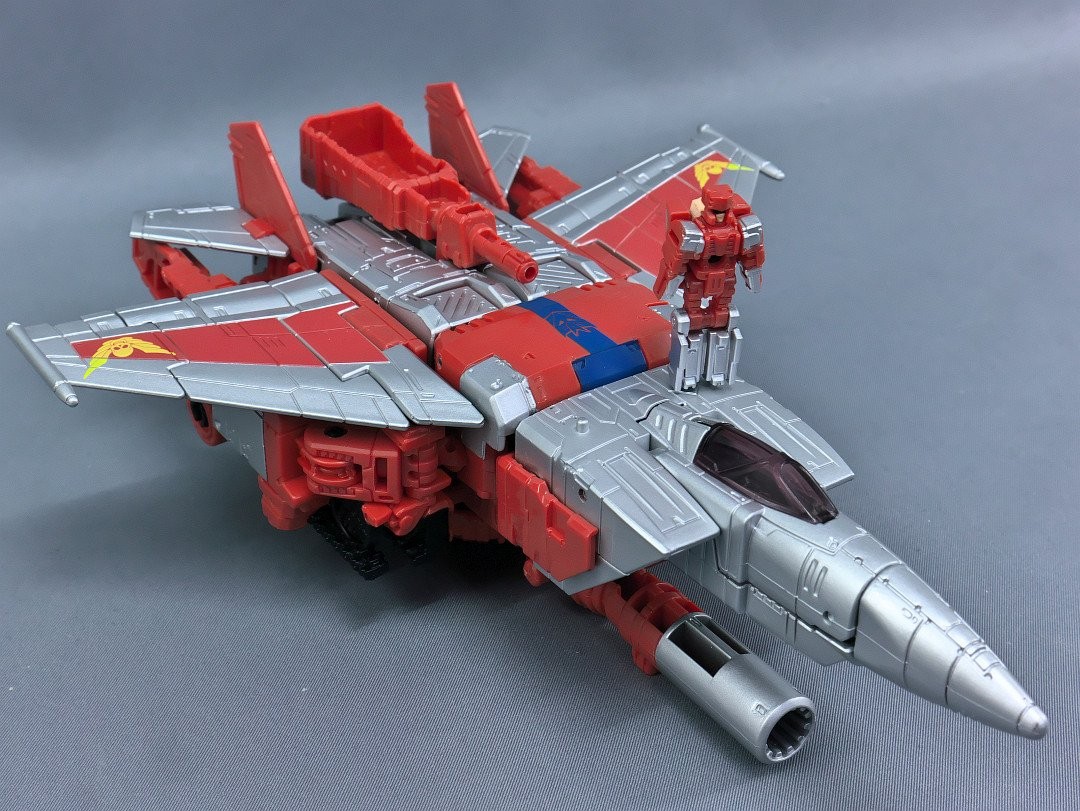 Transformers News: Transformers X Street Fighter II Figures In Hand Images! Ryu vs M. Bison, Chun-Li vs Ken