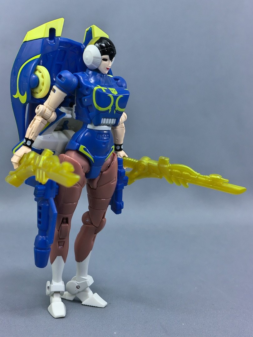 Transformers News: Transformers X Street Fighter II Figures In Hand Images! Ryu vs M. Bison, Chun-Li vs Ken