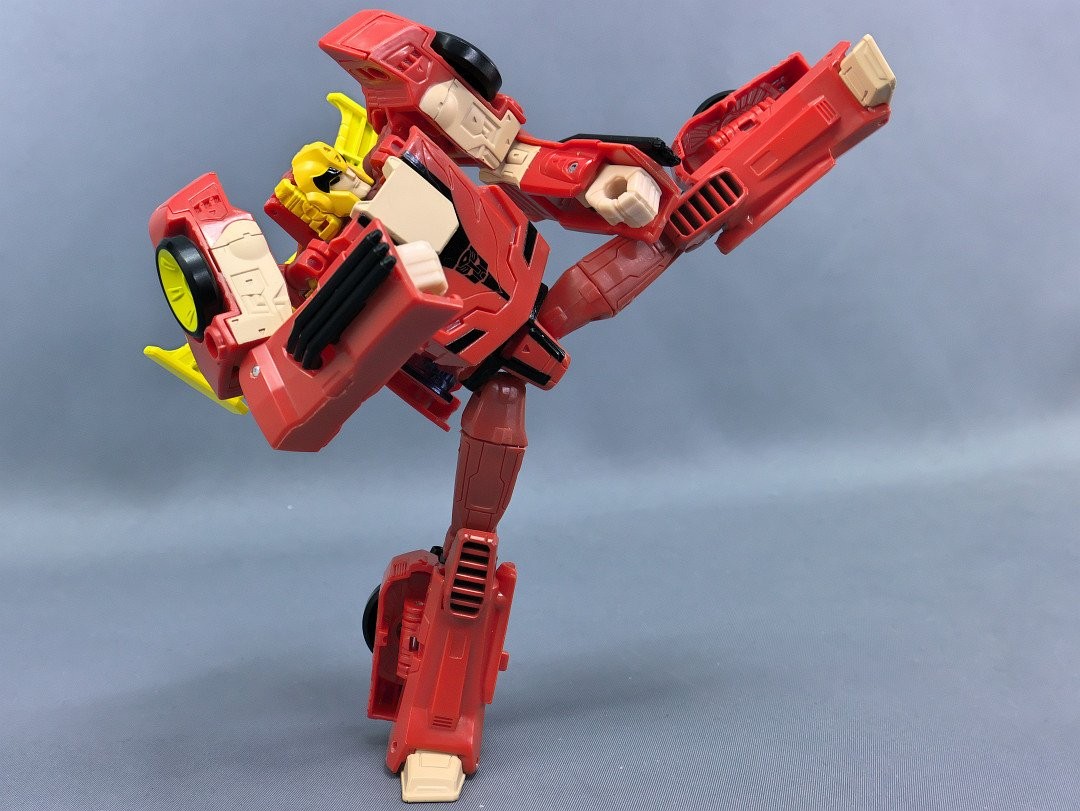 Transformers News: Transformers X Street Fighter II Figures In Hand Images! Ryu vs M. Bison, Chun-Li vs Ken