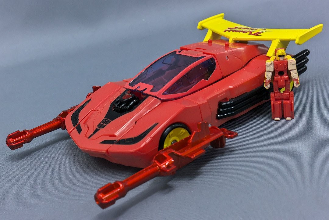 Transformers News: Transformers X Street Fighter II Figures In Hand Images! Ryu vs M. Bison, Chun-Li vs Ken