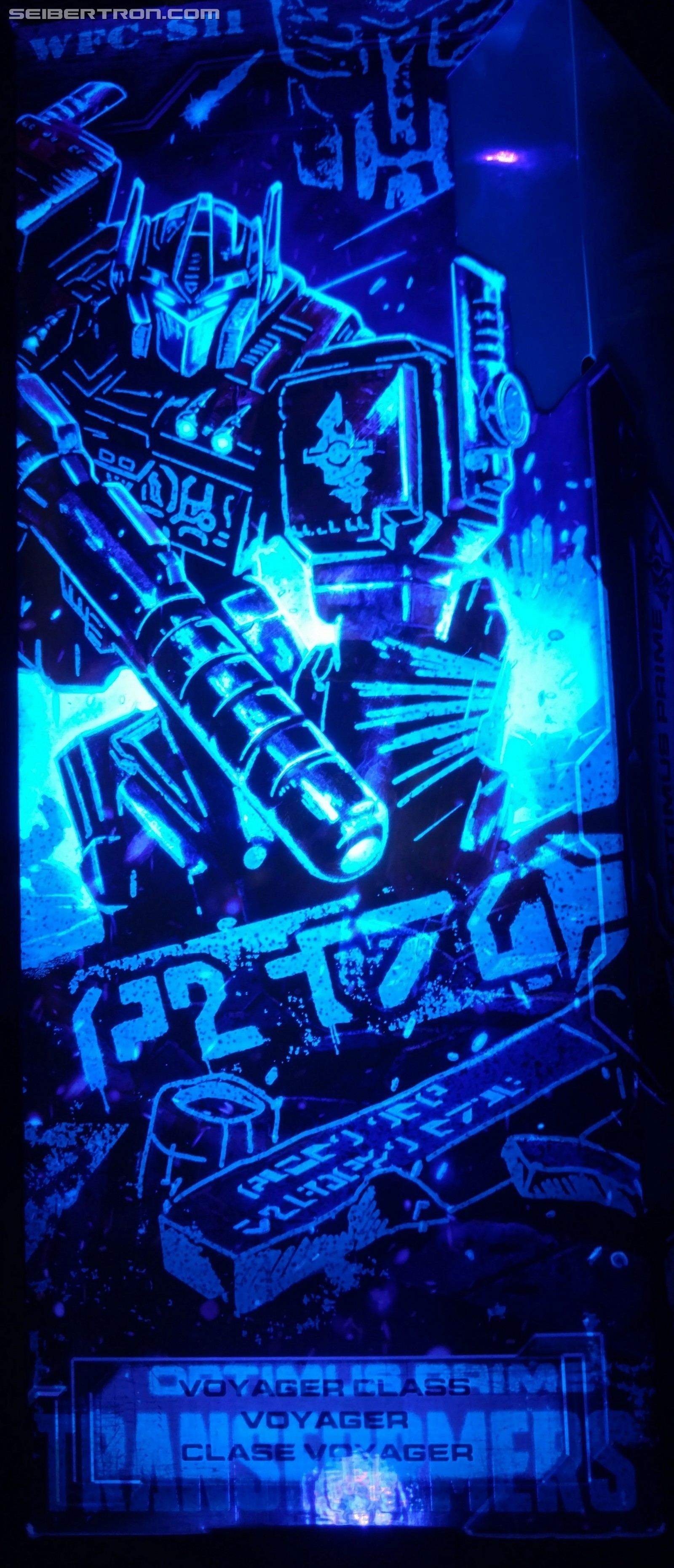 Transformers News: Get a clear look at the extra hidden details on Siege Voyager packages