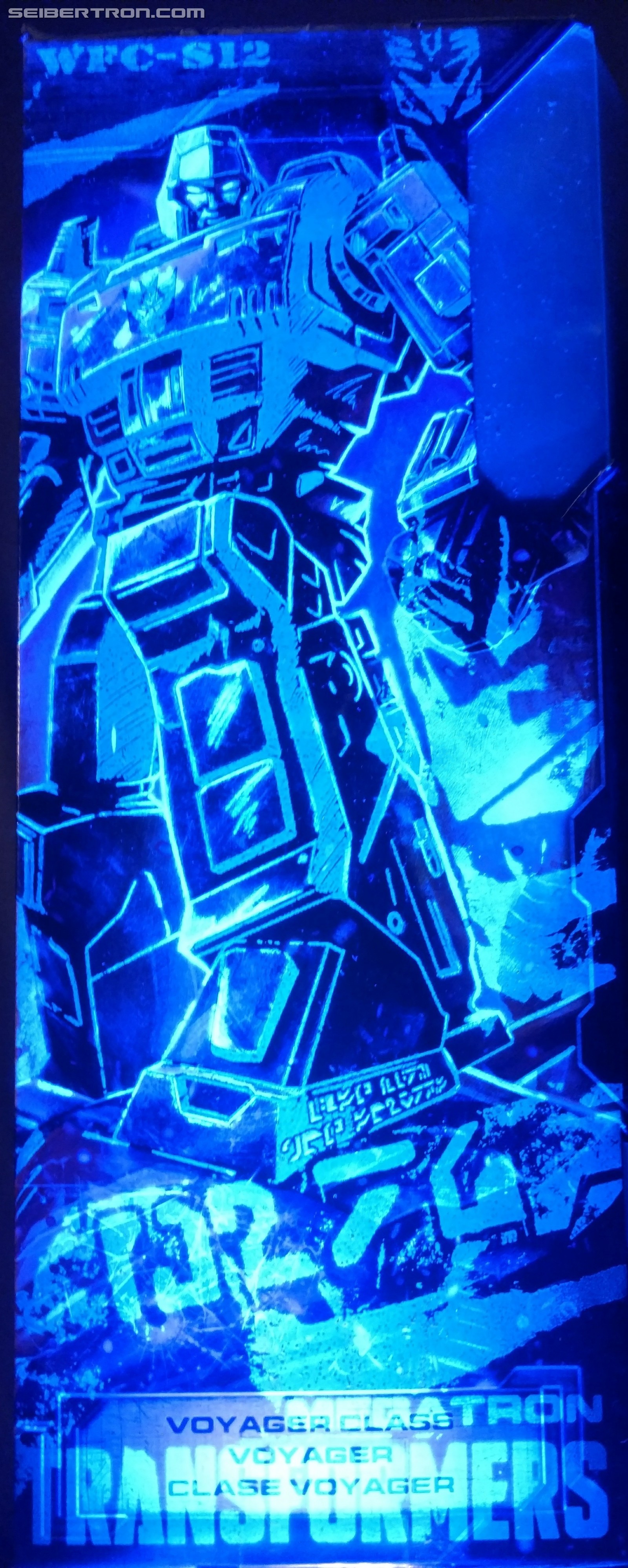 Transformers News: Get a clear look at the extra hidden details on Siege Voyager packages