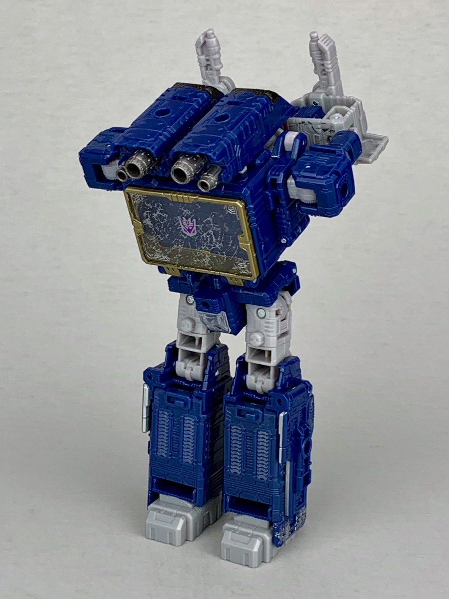 Transformers News: Siege Soundwave's official lamppost mode is hidden on the box, plus new codes Transformers News: Siege Soundwave's official lamppost mode is hidden on the box, plus new codes