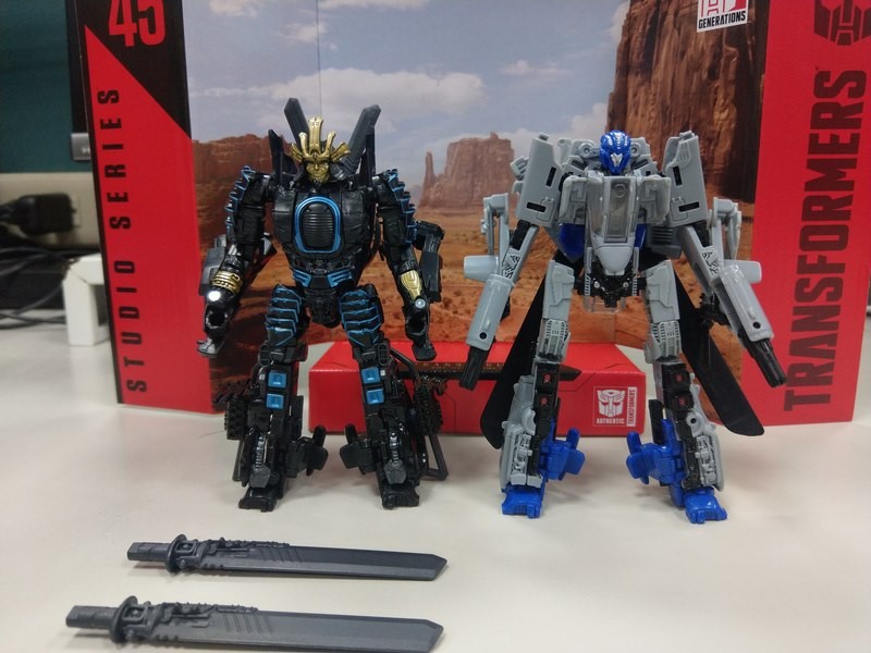 Transformers News: In-Hand Images of Transformers Studio Series SS-45 AOE Helicopter Mode Drift Transformers News: In-Hand Images of Transformers Studio Series SS-45 AOE Helicopter Mode Drift