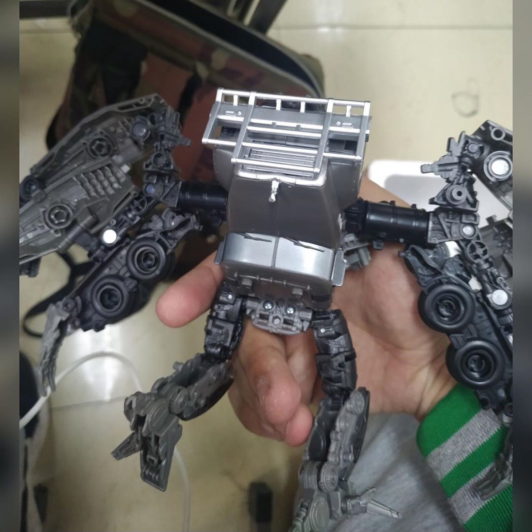 Transformers News: In Hand Images Of Studio Series Shockwave and Mixmaster (Including Head Mode!) Transformers News: In Hand Images Of Studio Series Shockwave and Mixmaster (Including Head Mode!)