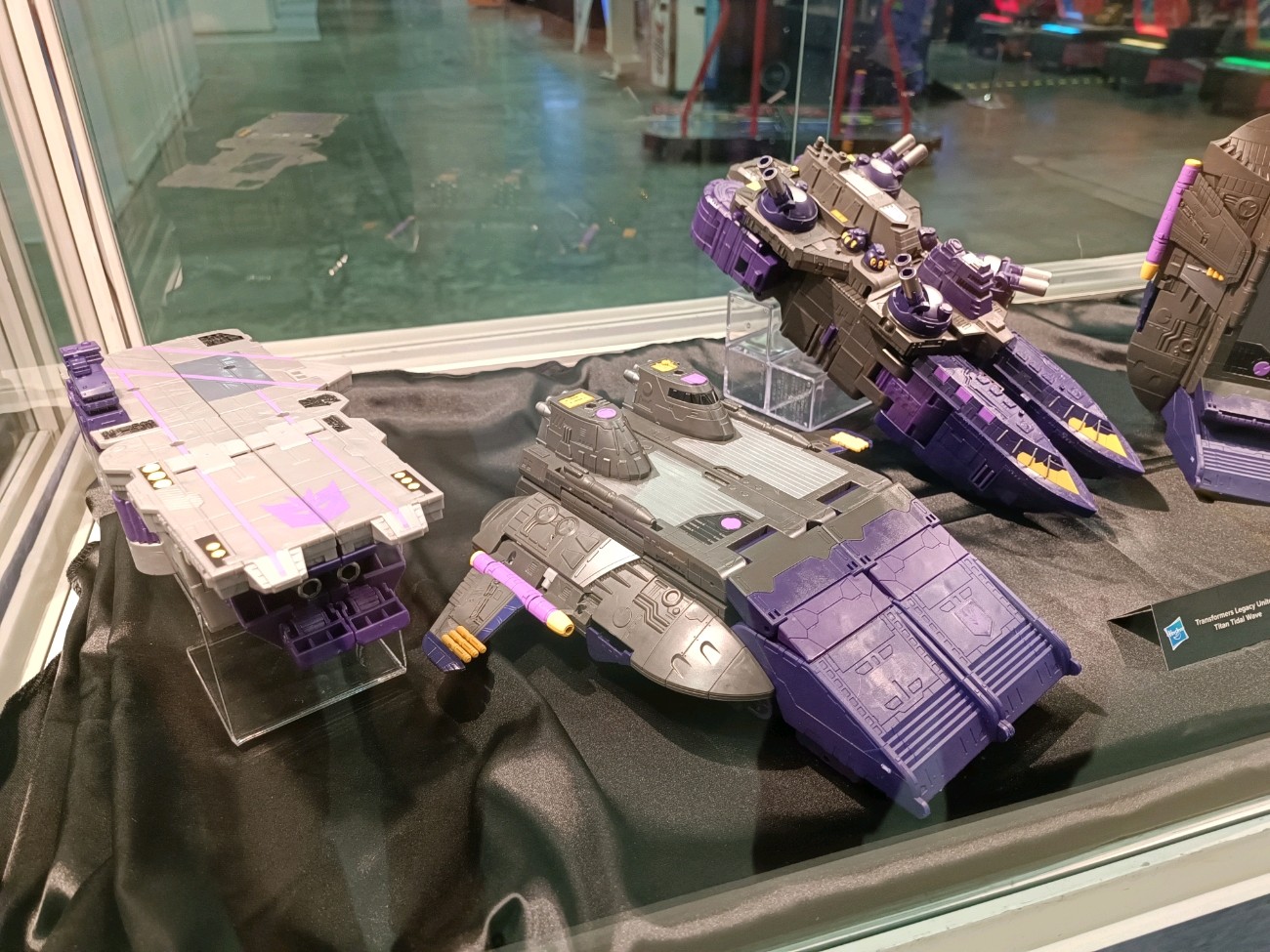 Transformers News: Titan Class Tidal Wave Revealed at Cybertron Fest 2023 in Singapore Transformers News: Titan Class Tidal Wave Revealed at Cybertron Fest 2023 in Singapore