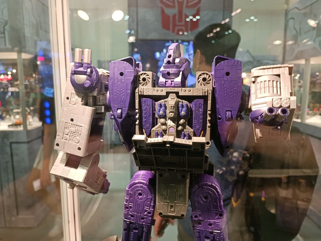 Transformers News: Titan Class Tidal Wave Revealed at Cybertron Fest 2023 in Singapore Transformers News: Titan Class Tidal Wave Revealed at Cybertron Fest 2023 in Singapore