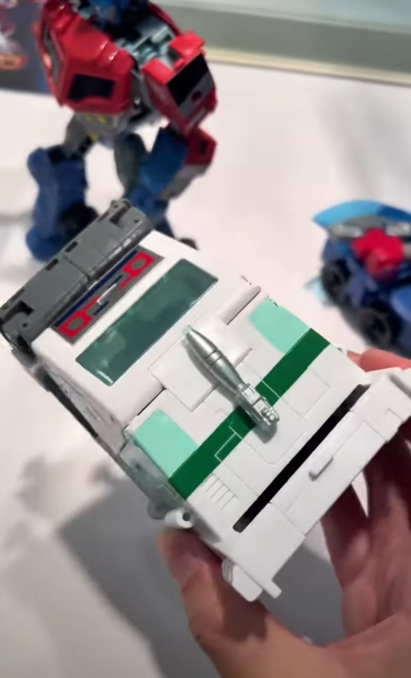 Transformers News: First Look and Hands On Video with Legacy Origin Wheeljack Transformers News: First Look and Hands On Video with Legacy Origin Wheeljack